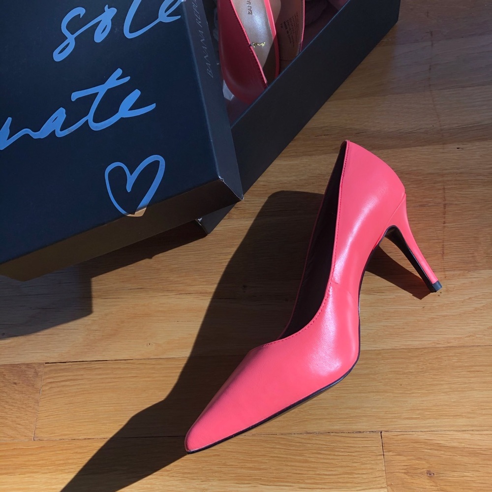 Banana Republic Pumps Size 7 Leather Lining